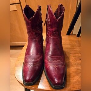 Ariat Darlin Boots red size 6